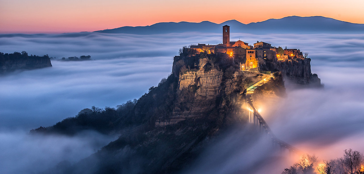 civita_di_bagnoregio_tra_le_nuvole